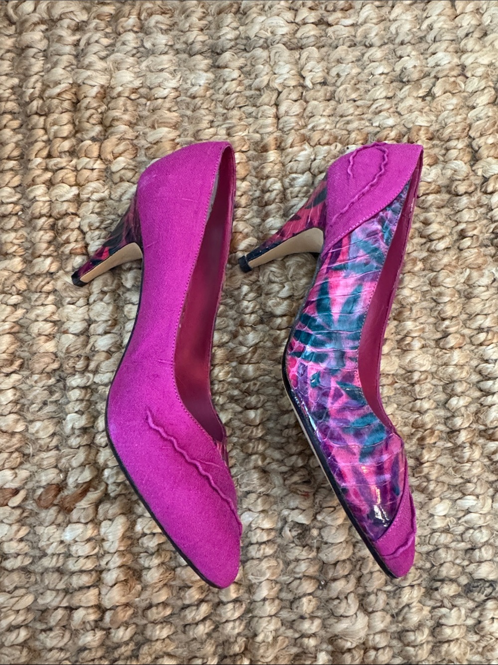 Vintage Jasmine Fuchsia Pink Pointed Toe Kitten Heels Size 25 US 5-5.5